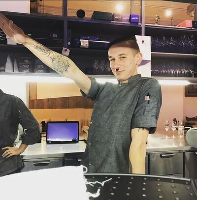  ,   Anton, 29 ,     , c 