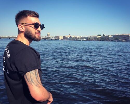 ,   Max, 33 ,   ,   