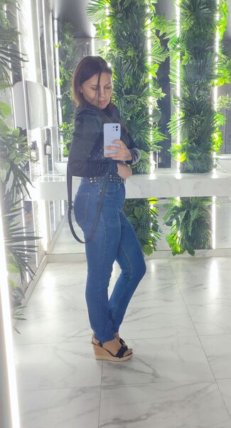  --,   Mari, 42 ,   ,   