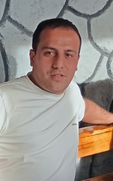  ,   Taron, 31 ,   ,   