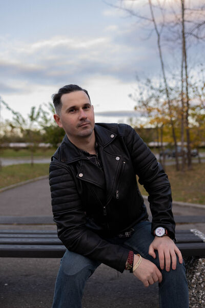  ,   Alex, 30 ,   ,   , c , 