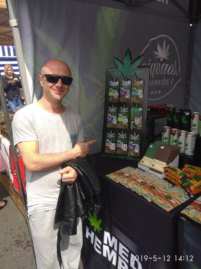  ,   Denis, 40 ,   ,   , c 