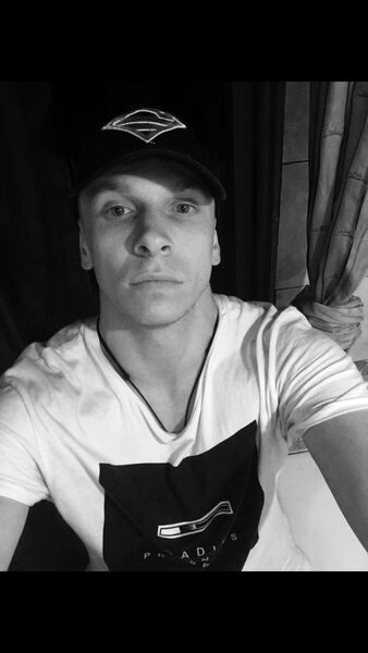  -,   Artur, 34 ,   ,   