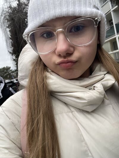  Dejvice,   Adelina, 20 ,   ,   