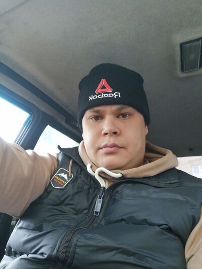 ,   Denis, 32 ,   ,   