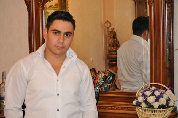  ,   LEVON, 33 ,   