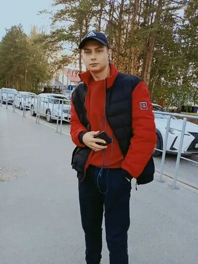  ,   Ilya, 22 ,   ,   