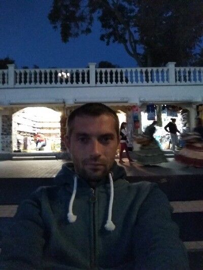  8369335  Vitalik, 44 ,    