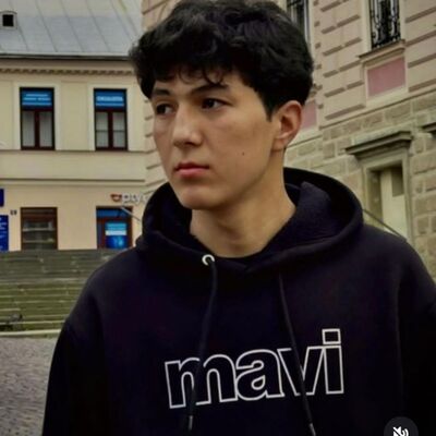  ,   Erik, 21 ,   ,   