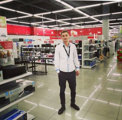  ,   Viktor, 31 ,   ,   , c , 