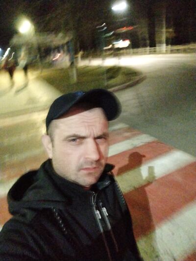  ,   Vitalie, 42 ,   ,   
