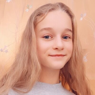  ,   Anastasia, 23 ,  