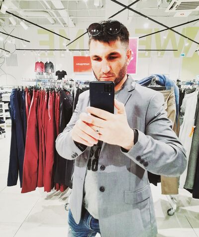  ,   Salim, 37 ,   ,   