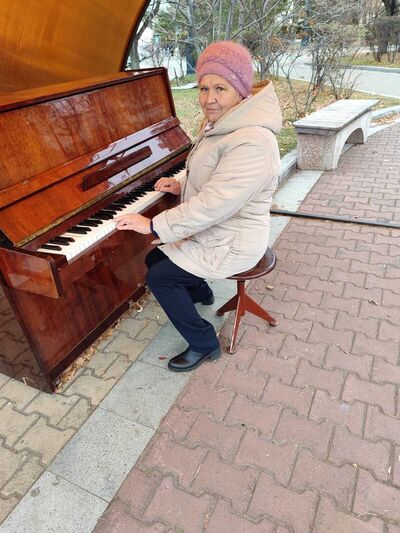  ,   Olga, 70 ,   ,   