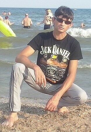  ,   Maksim, 44 ,   