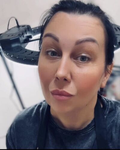   ,   Lora, 40 ,   c 