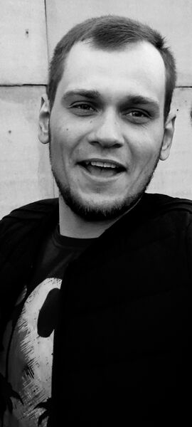  ,   Denis, 32 ,   c 