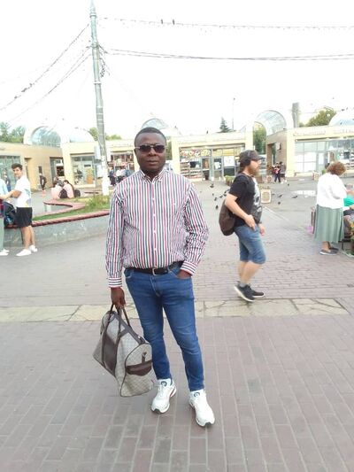  ,   Adelis, 44 ,   ,   