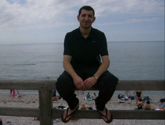  ,   Artur, 42 ,   ,   