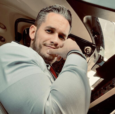  Hoxton,   Stephan, 47 ,   ,   