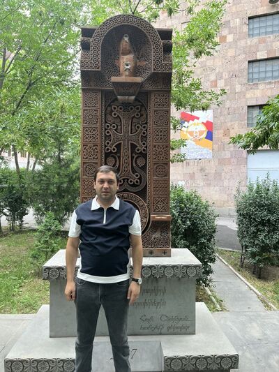  ,   Davit, 36 ,   ,   
