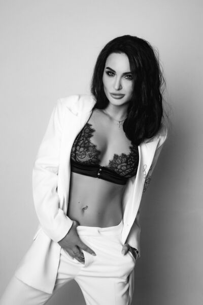  ,   Intrigue, 32 ,   ,   , c , 