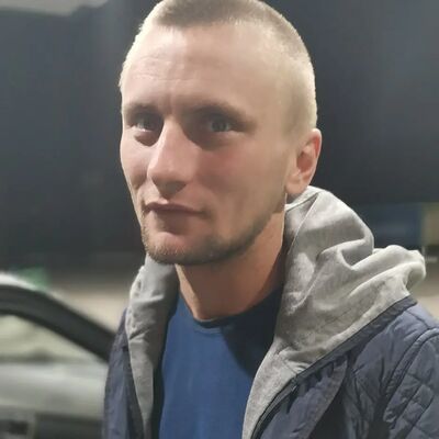  ,   Viktor, 33 ,   ,   