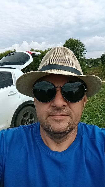  ,   Leon, 44 ,   ,   , c 