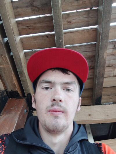  ,   Maxim, 23 ,   ,   , c 