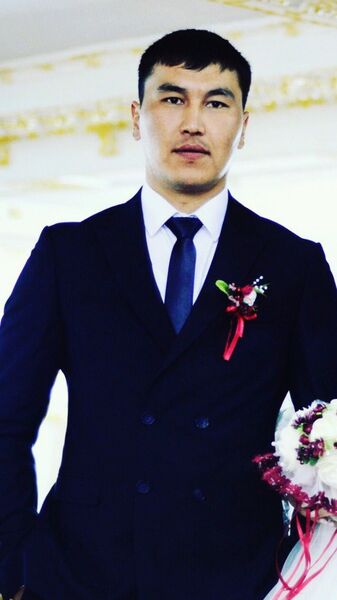  ,   Adil, 33 ,   