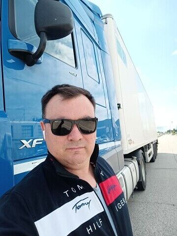  ,   Oleg, 47 ,   ,   