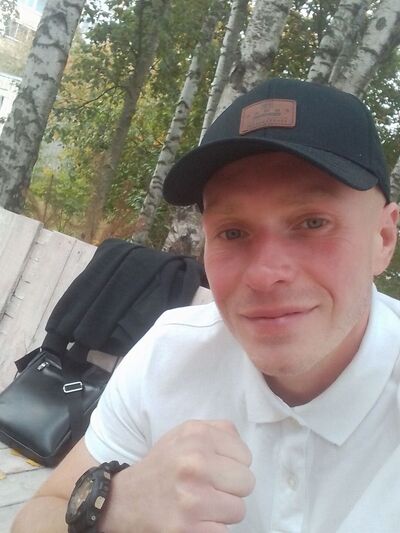  ,   Maxim, 37 ,   ,   
