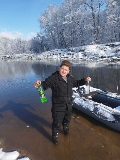  ,   Viktor, 31 ,   ,   , c , 