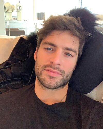 ,   Aleksandar, 29 ,     , c 