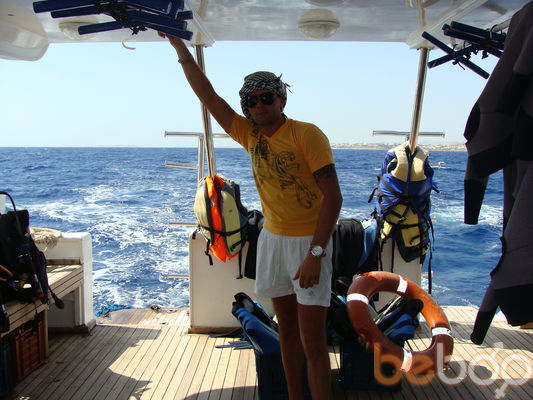  ,   Santi, 43 ,  
