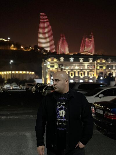  -,   Khan, 32 ,   ,   
