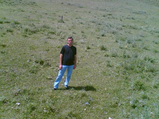  ,   Jon, 44 ,   