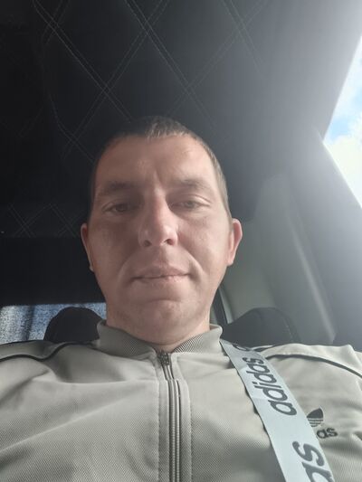  ,   Yriy, 32 ,   ,   , c , 