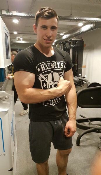  ,   Kolia, 29 ,   