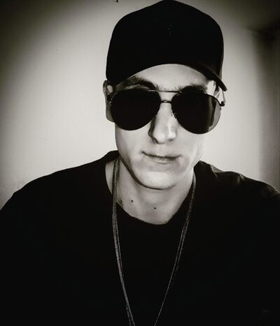  ,   Anton, 27 ,   ,   , c , 