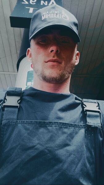  ,   Maxim, 27 ,   ,   , c 