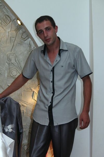  -,   Armen, 34 ,   ,   , c 