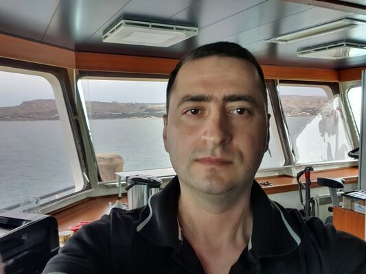  ,   E U, 40 ,     , c 