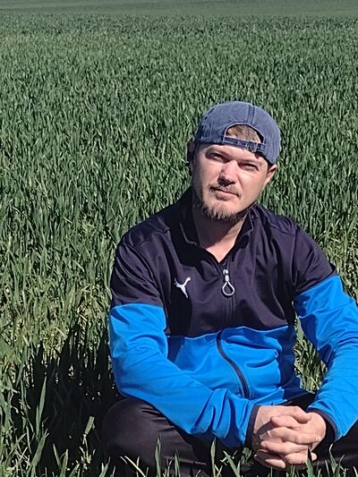  ,   Ruslan UA, 44 ,   ,   , c 