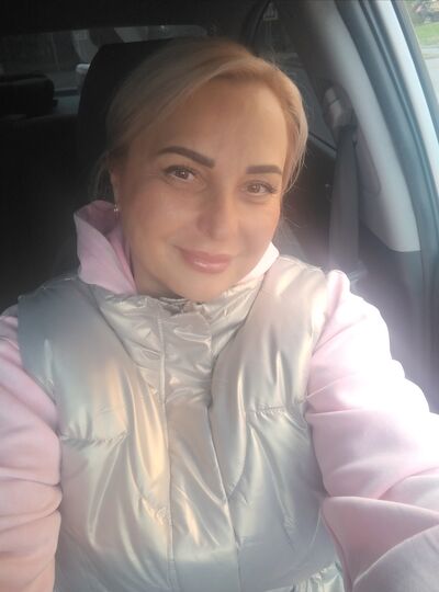  ,   Mila, 48 ,   ,   