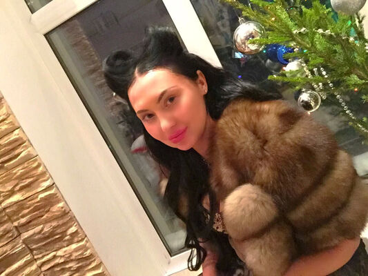  ,   Elena, 38 ,   c 