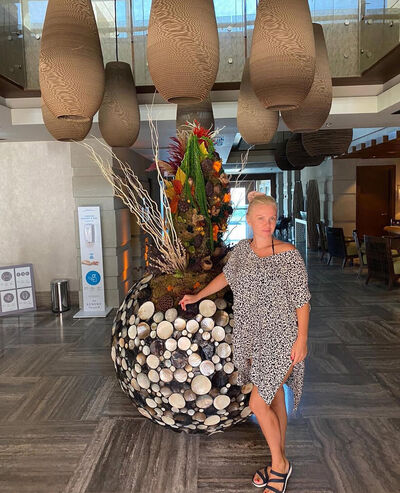  ,   Lika, 44 ,     , c 