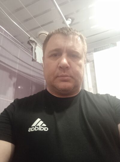  ,   Denis, 43 ,   ,   