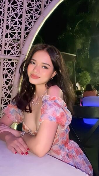  ,   Alina, 18 ,   