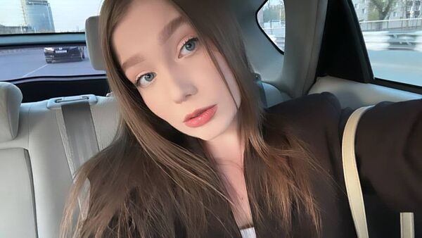  ,   Alice, 24 ,   ,   , c 